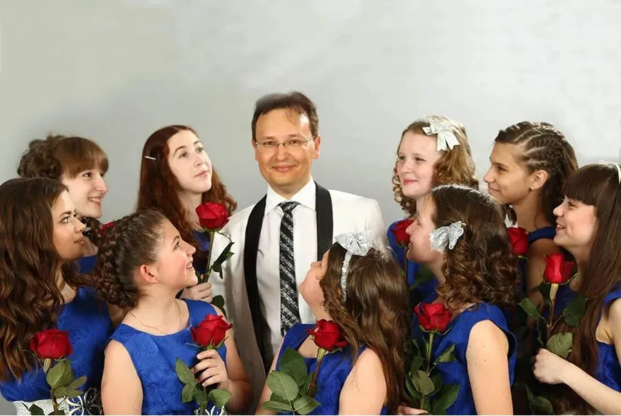 俄罗斯歌曲《快乐的歌谣》