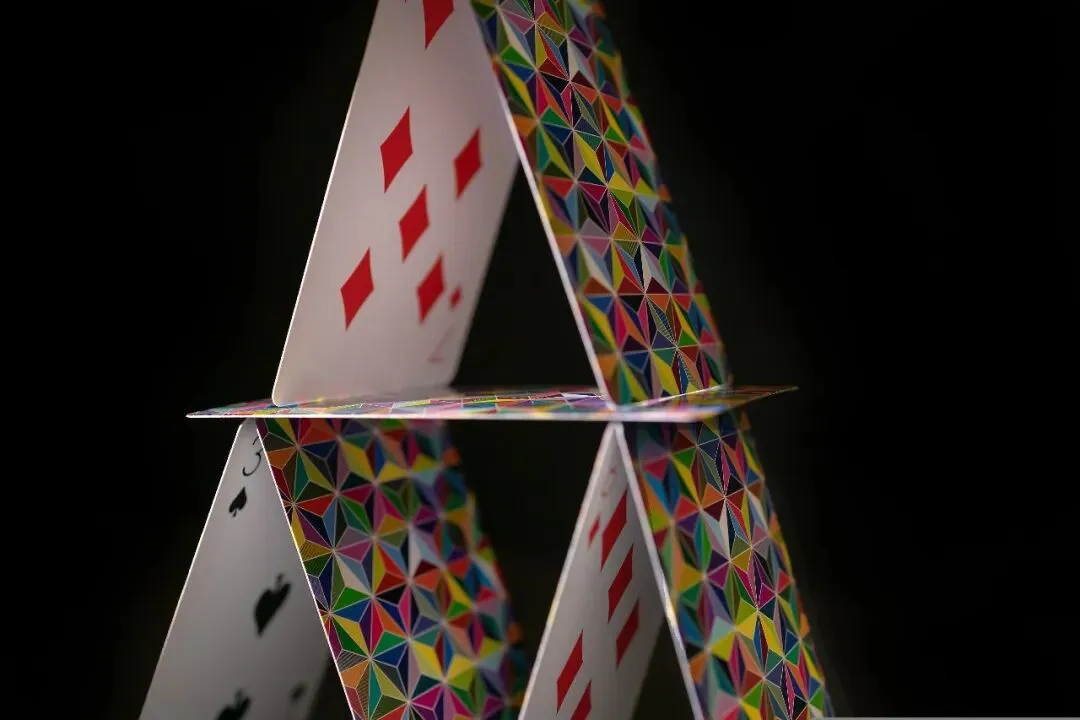 当音乐圈为了“一首歌”开撕:培训行业的“侵权”争论,到底在吵什么?