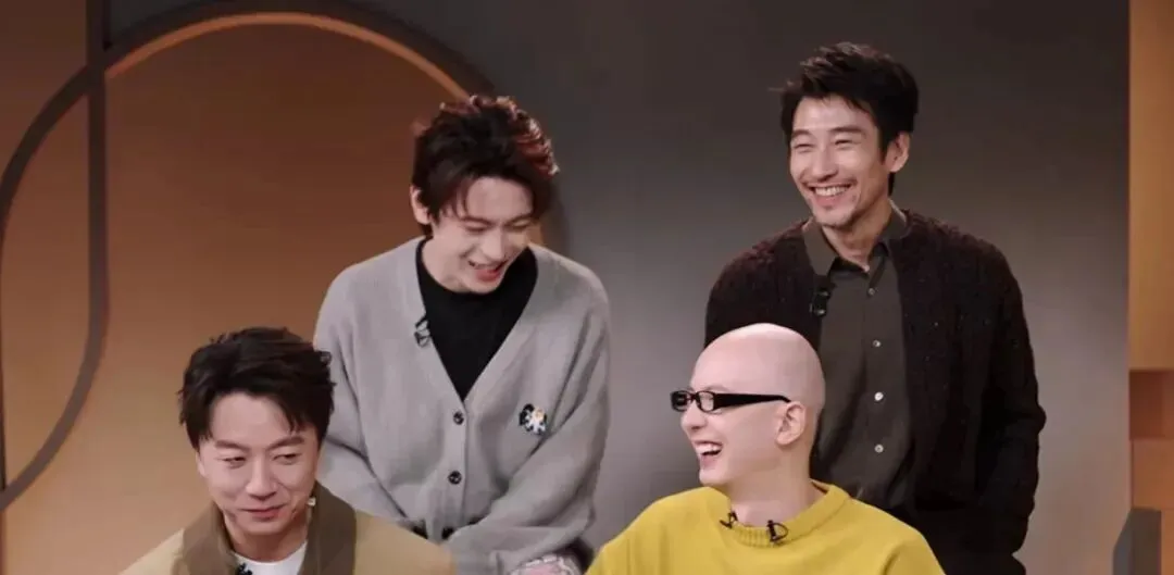 魔力歌先生32强出炉,观众投票引争议:实力派落榜,素人歌手凭什么晋级?