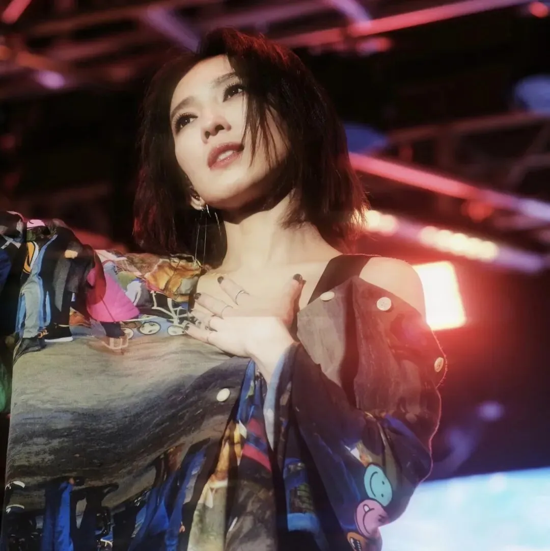 戴佩妮这首冷门治愈歌里,藏着幸福最真实的模样!