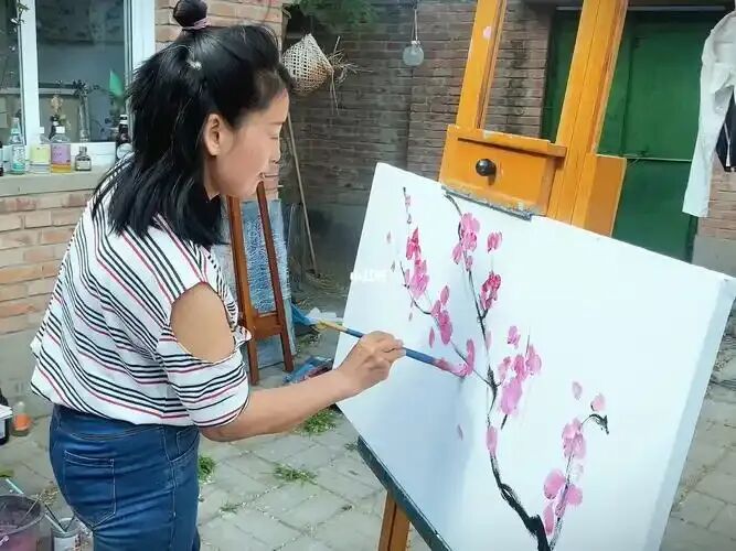 我给中国宋庄画家村写了2首歌曲,大家听听感觉如何?