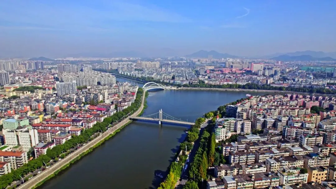 传疯了!诸暨出了一首歌,太好听了!但千万要忍住……