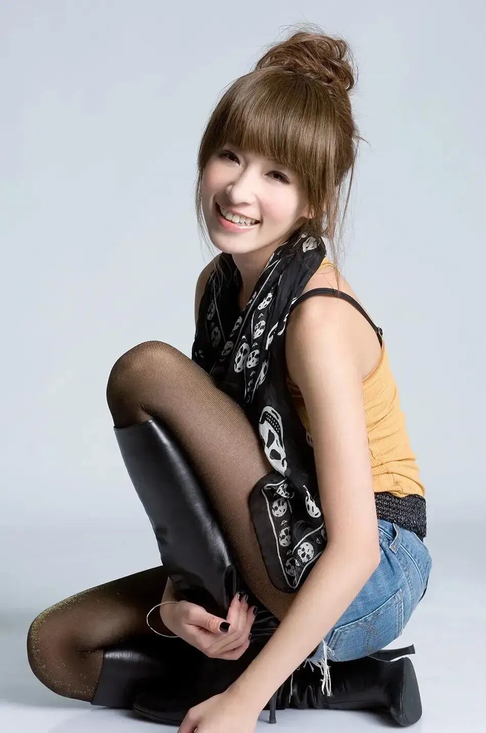 特别的歌给特别的你(1)|萧亚轩:从单亲家庭走出的舞曲天后,用中低音定义了千禧年的时尚