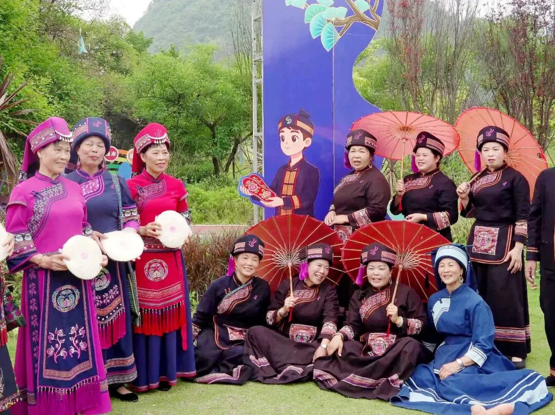 非遗焕彩歌飞扬 文旅融出新天地—— 广西“三月三”彰显“浪漫仫佬乡”独特魅力