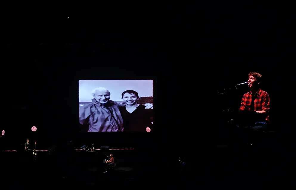 有的歌是为了告别,有的是为了重生