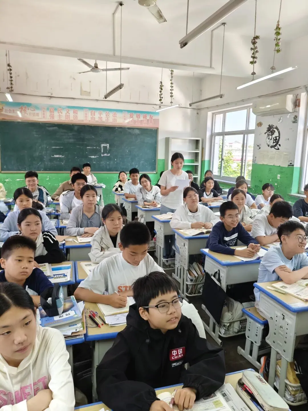 2025级七年级19-20班英语歌曲分享活动第八周精彩回顾