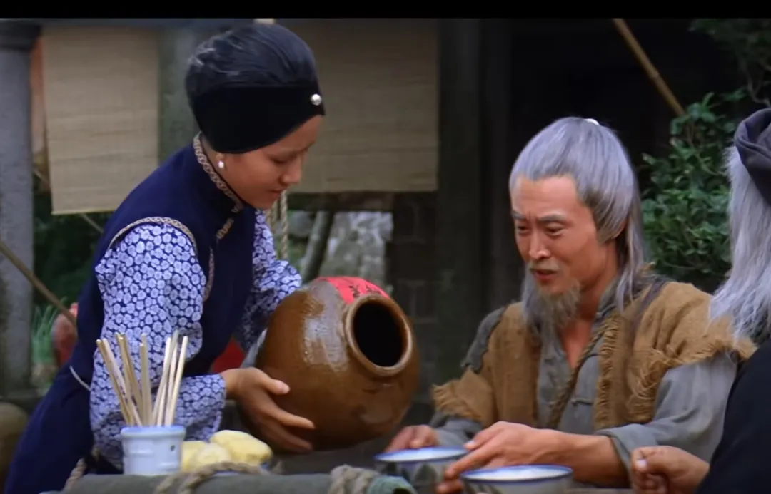 这些与酒有关的歌,藏着影视剧里的万般情绪