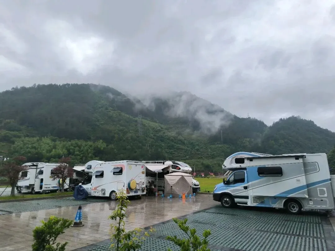 车友相逢是首歌,在诗与远方追逐中,快乐变老