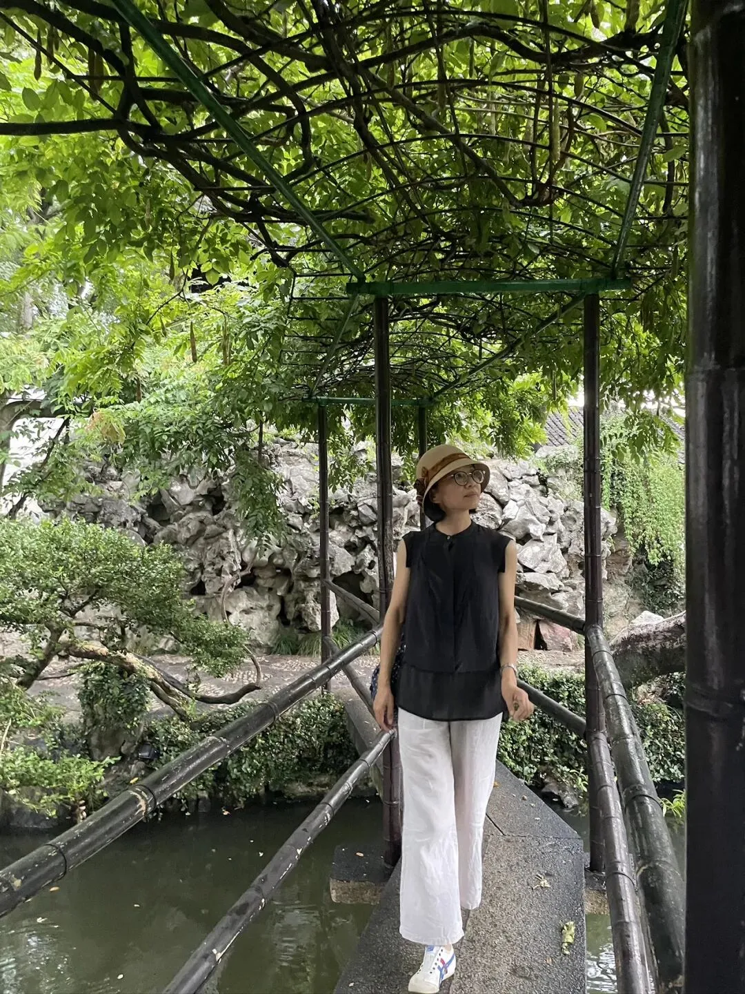 歌曲分享:单曲循环N遍,有些沧桑,只能“只字不提”