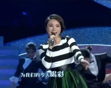 今日歌曲推荐:《为我们的今天喝彩》 ——1993年春晚经典,旋律一响全是回忆,不负时光,不负自己,为今天喝彩,为青春干杯