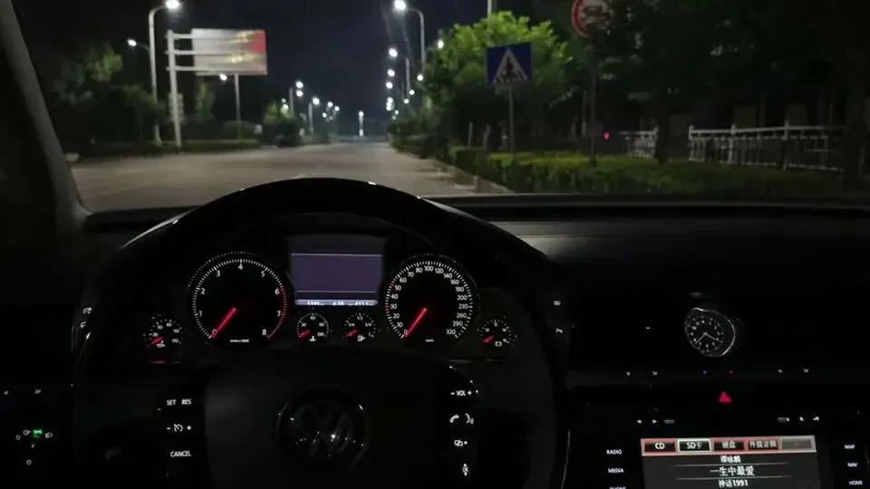 大众辉腾W12听老歌,情怀和成本要算清