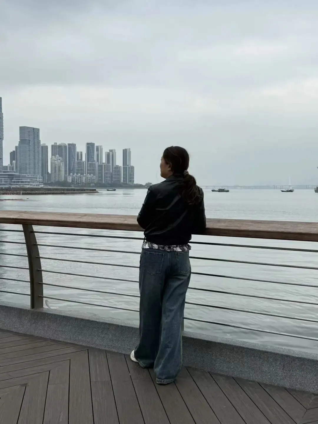 听歌曲《你来与不来我都在等你》