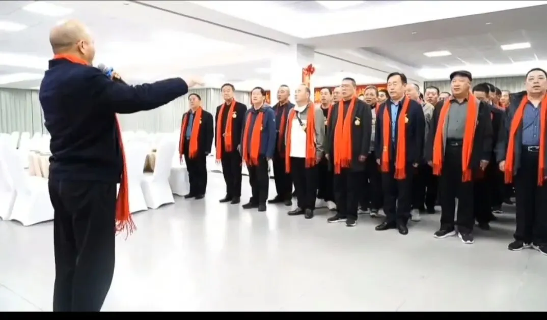 老兵爱唱心中的歌