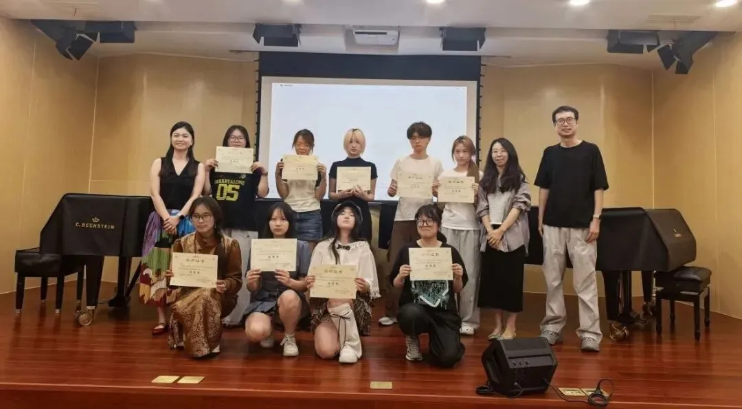 唱响英文・乐享表达—成都校区英文歌曲文化活动圆满落幕