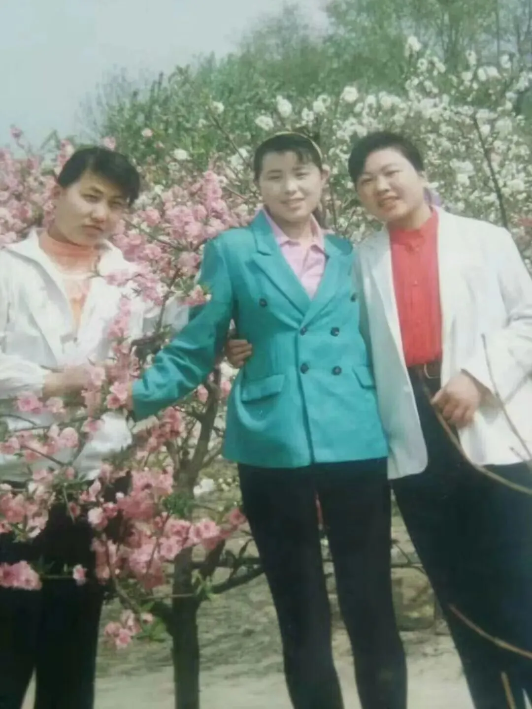 一曲九十年代老歌,牵出三十多年令人唏嘘的故事