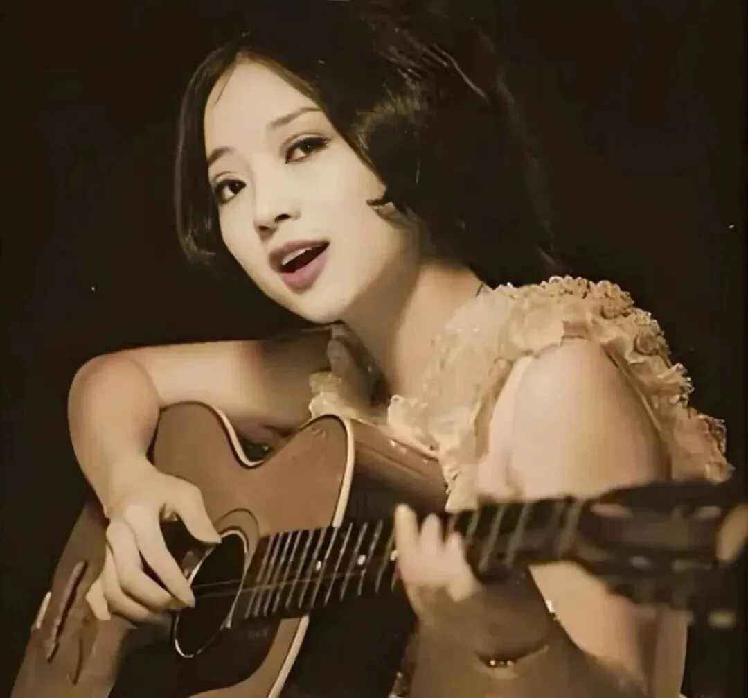 “香港之莺”徐小凤经典歌曲精选