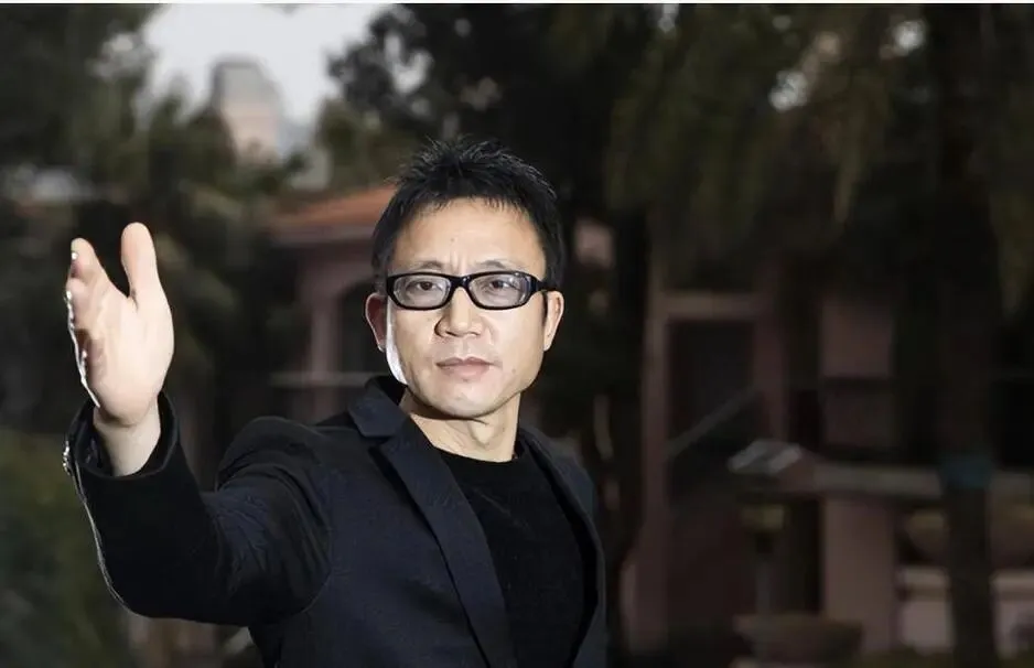 一首歌带火一座城!51岁袁树雄30年写歌无人问津,这次借世界杯一夜爆红