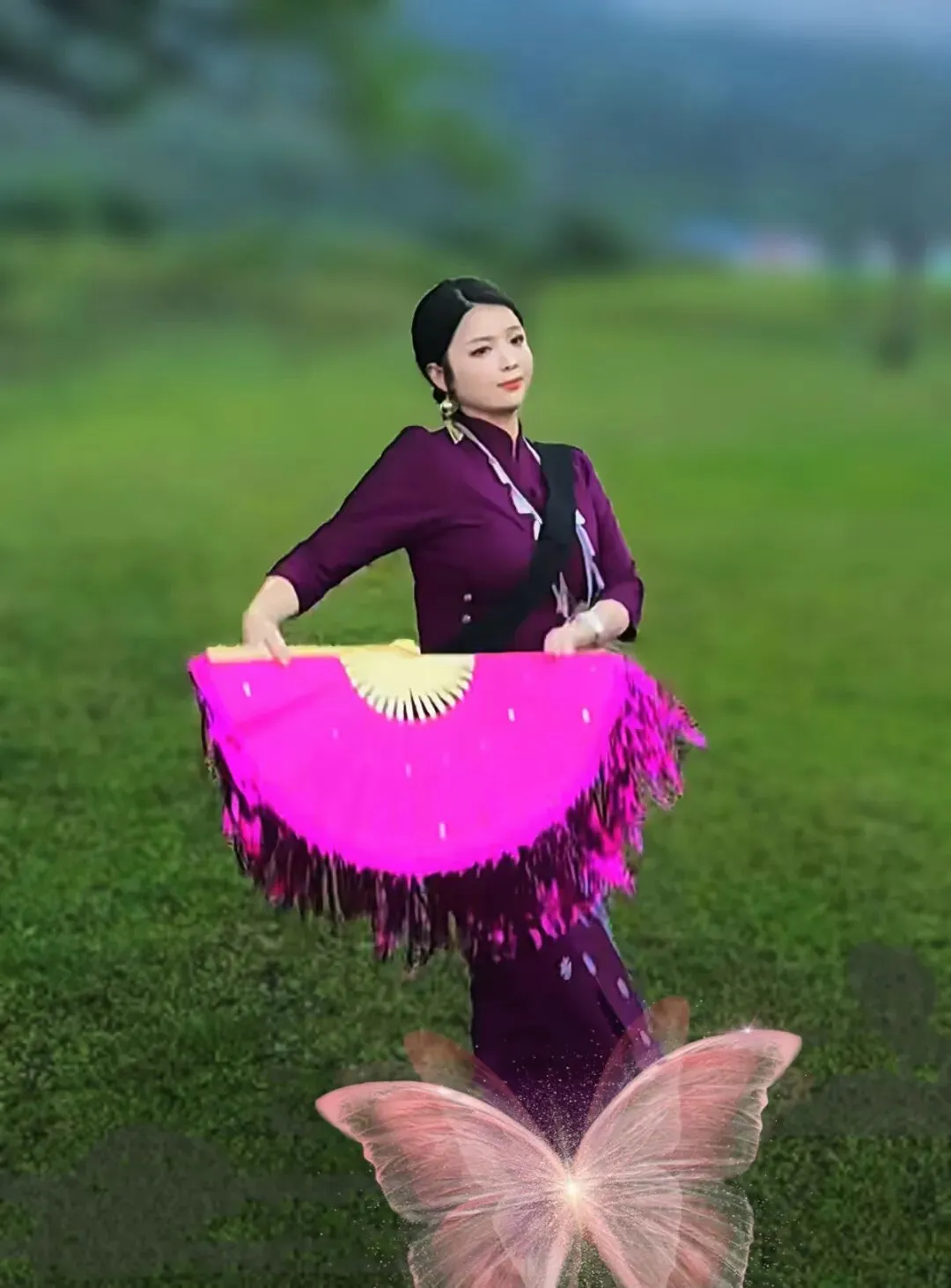 目瑙红扇,舞景颇长歌.(散文)