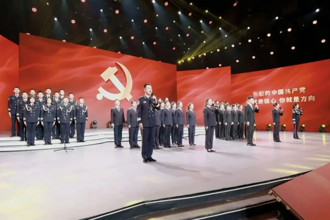 以歌铸魂砺铁军 红心向党启新程