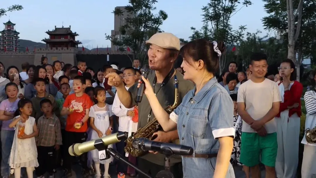 会宁夜晚“红”了!一首首经典歌曲唱响会师城