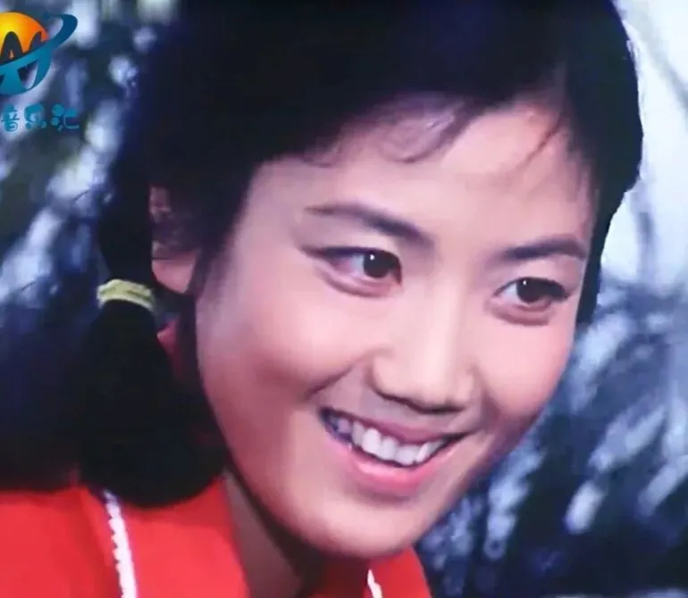 《我们的生活充满阳光》歌曲背后的故事