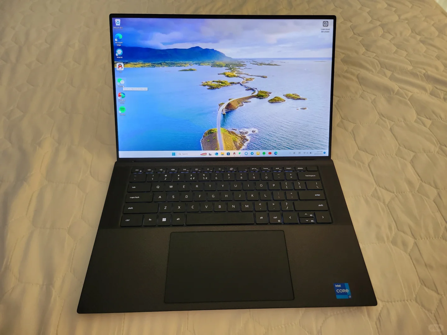 不得不说win11小清新英文版真的很漂亮