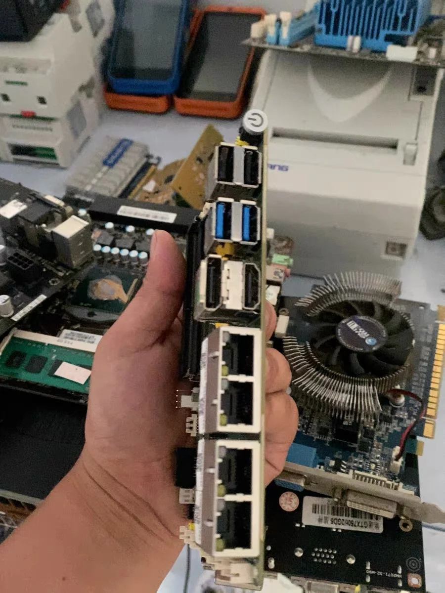 这样的主板你会拿来做什么用？