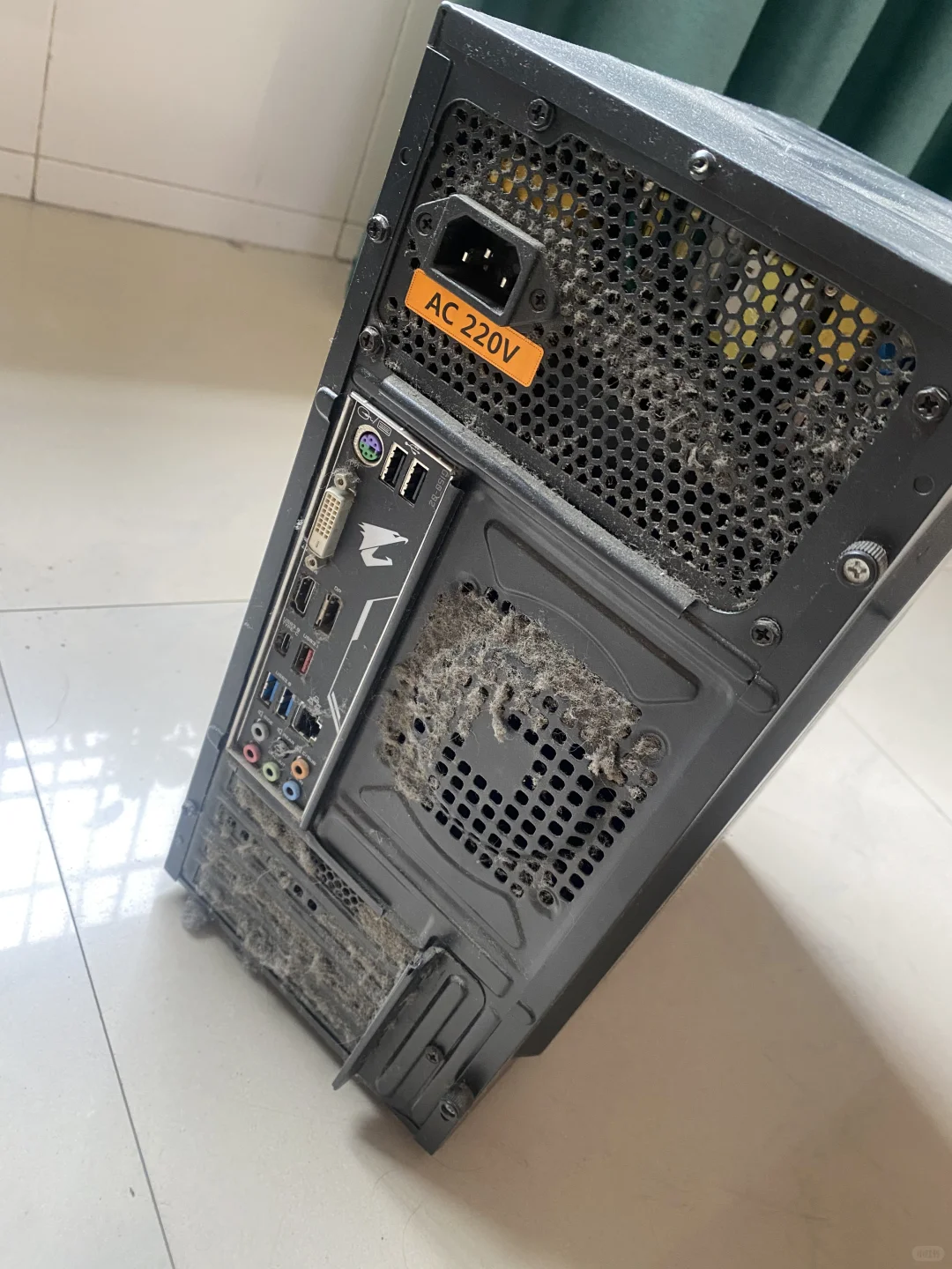 旧电脑主机深度清洁