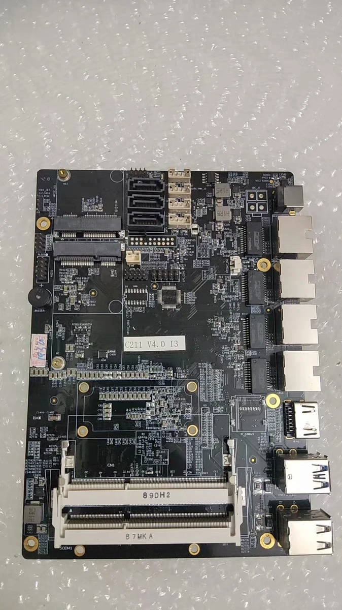 这样的主板你会拿来做什么用？