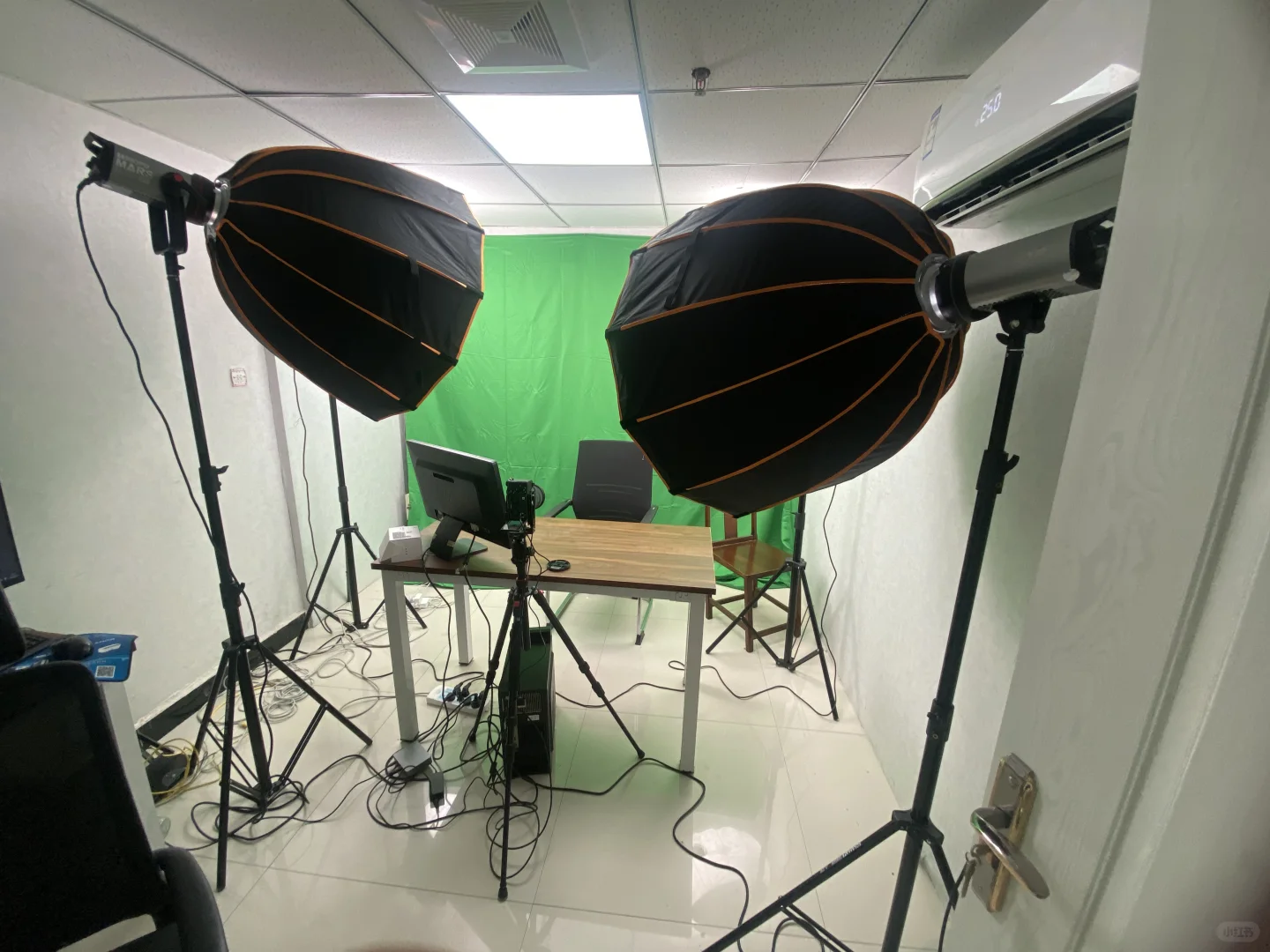 手机+电脑远程直播间搭建指南|4大主流方案