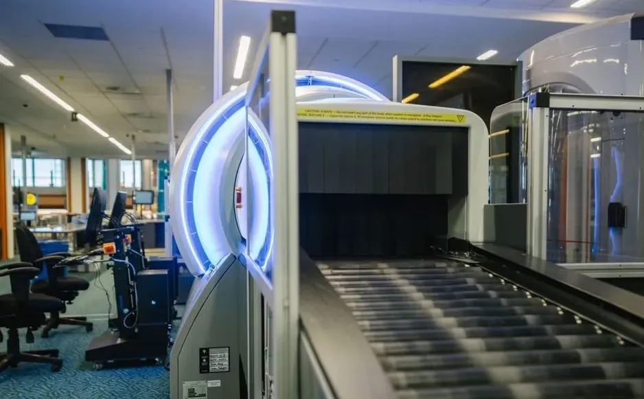 温哥华安检大提速！国际航班电脑手机不必取