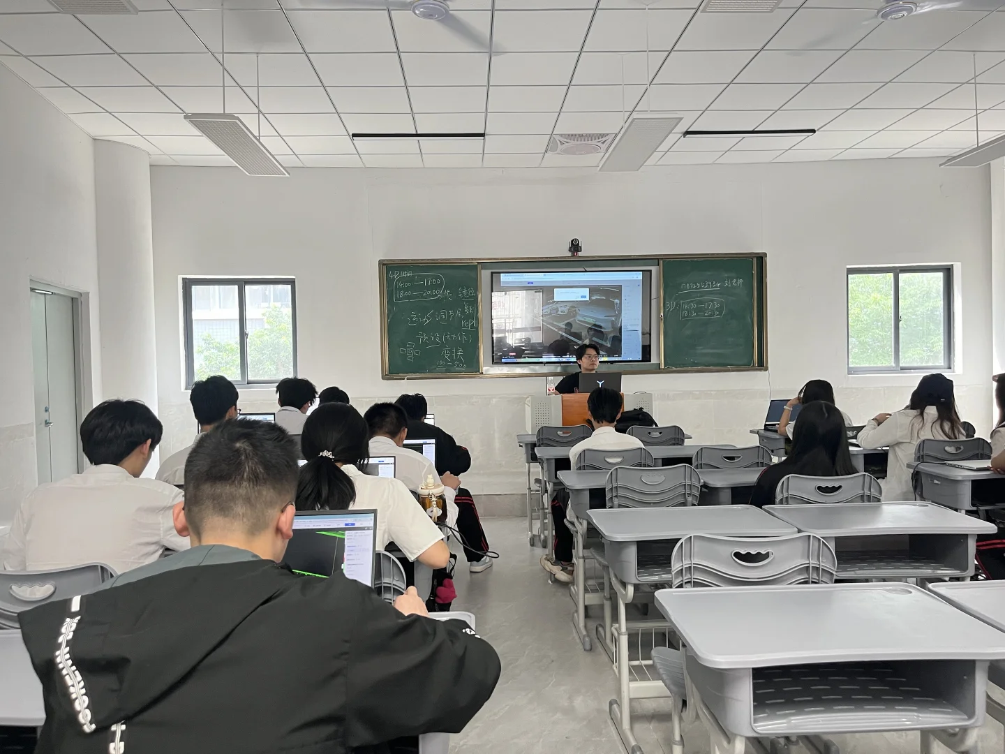 专业介绍—计算机应用与维修