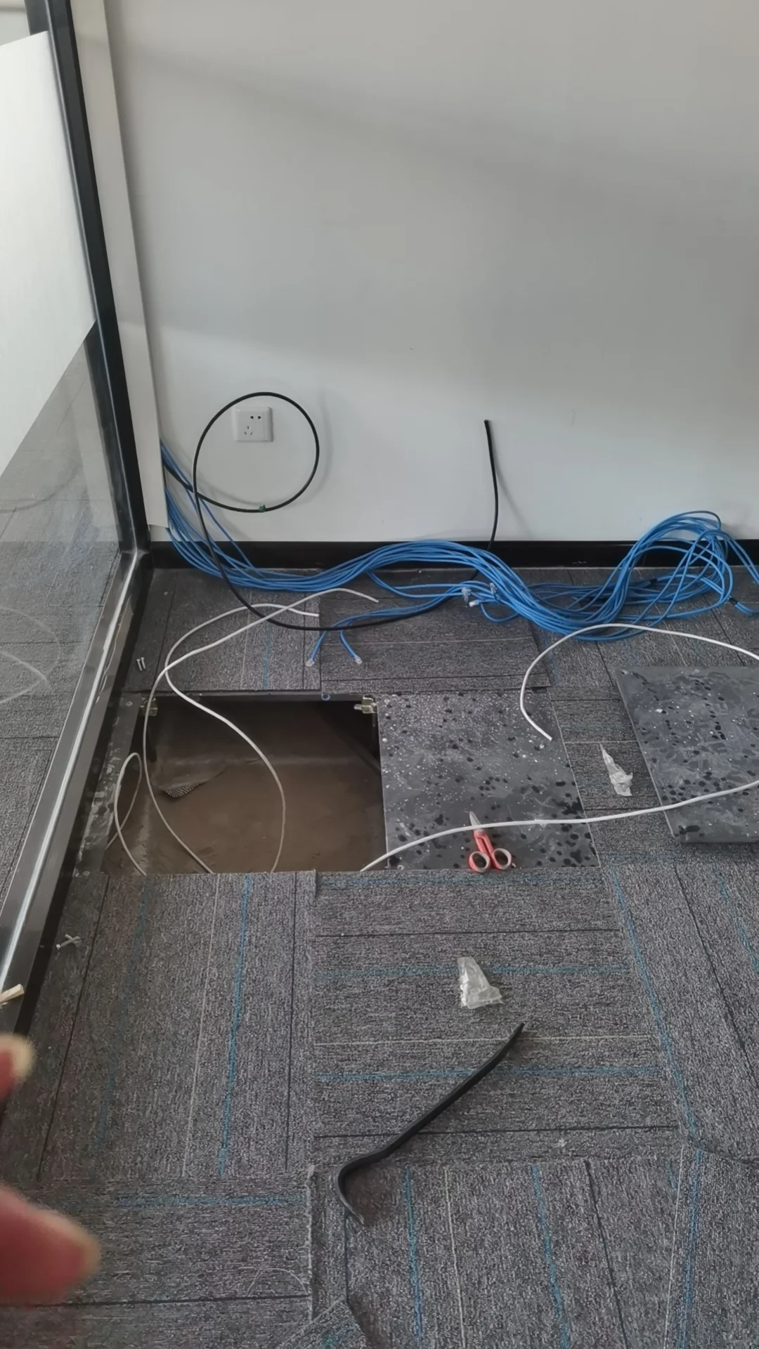 更换光纤线/网线，接水晶头/面板，组网