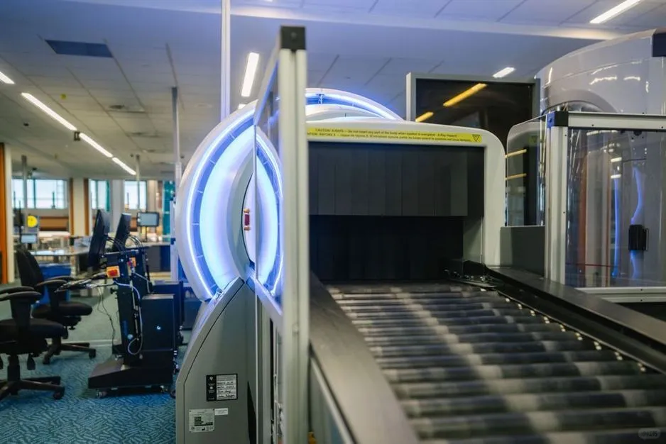 温哥华安检大提速！国际航班电脑手机不必取