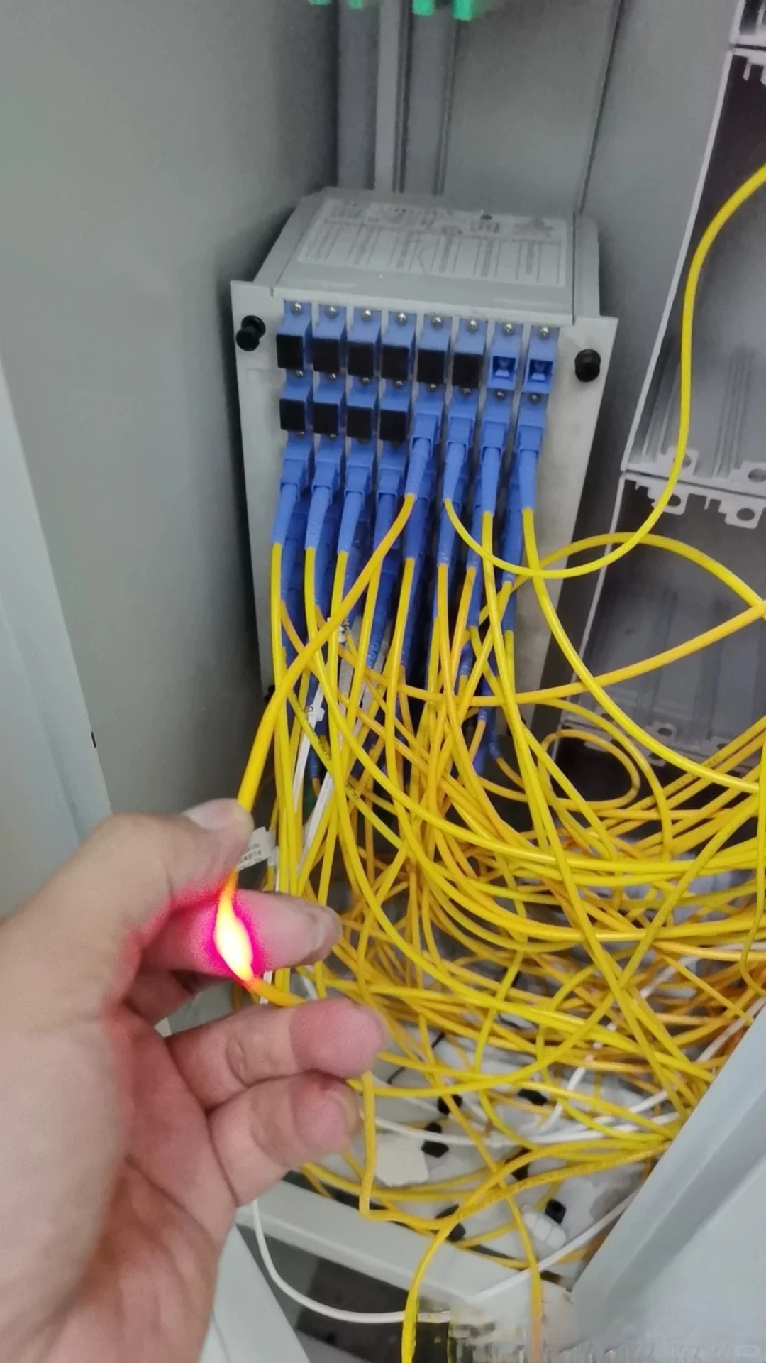 更换光纤线/网线，接水晶头/面板，组网