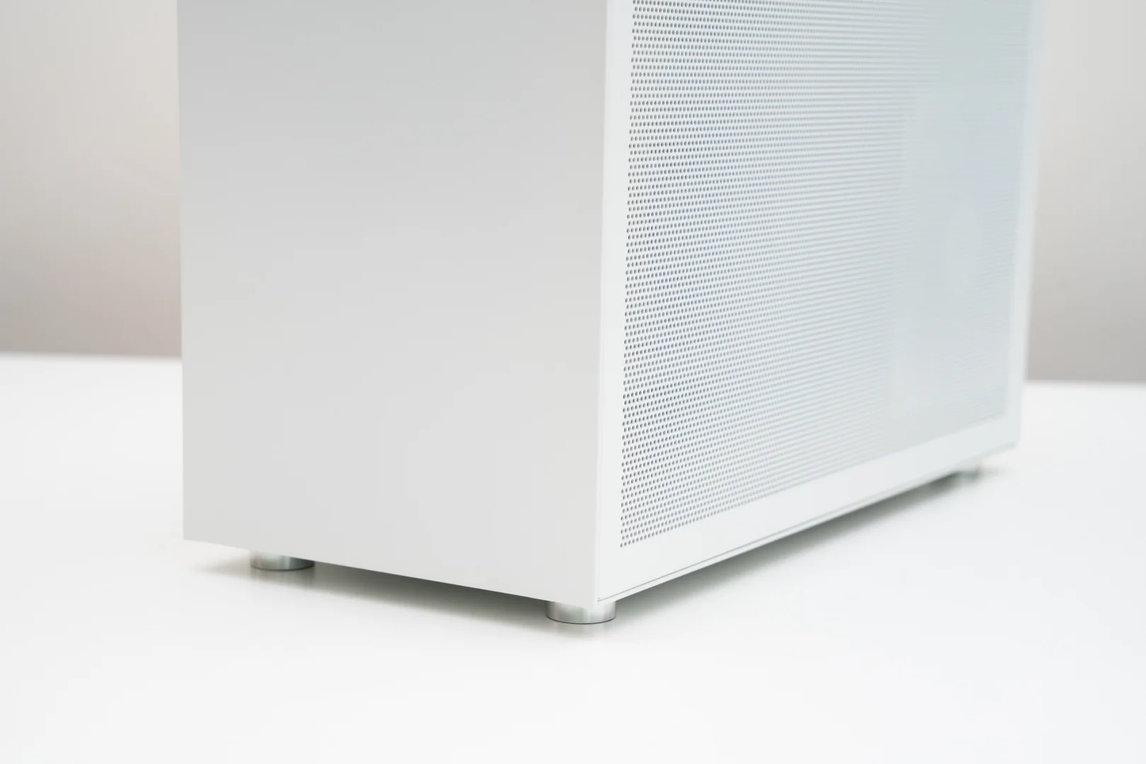 便携性拉满的ITX小钢炮,轻松装入5080显卡