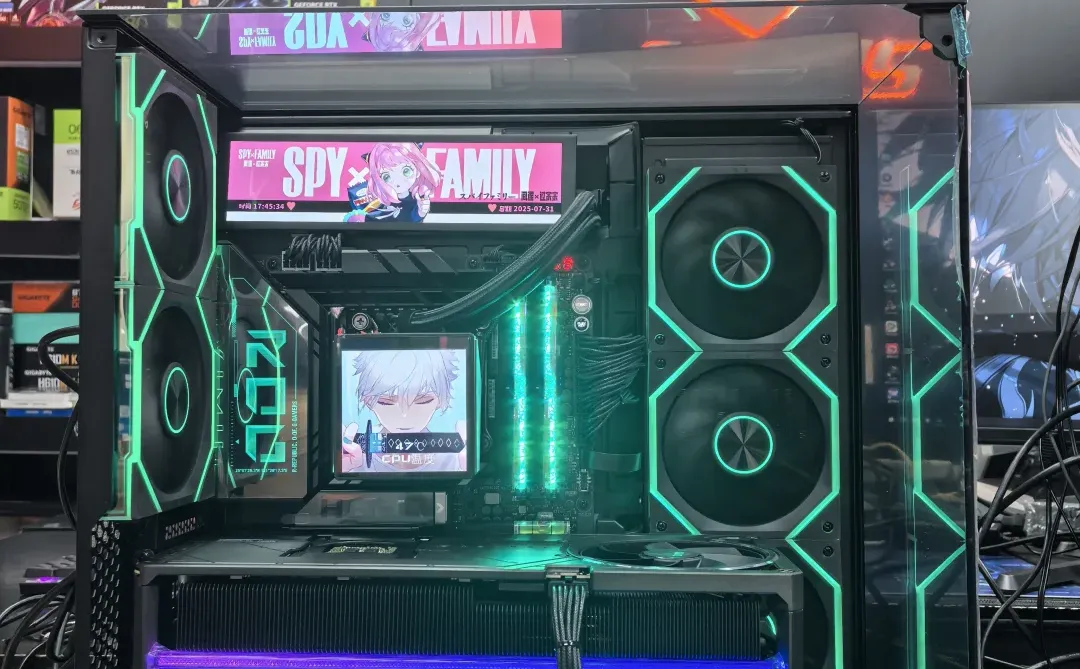 游戏开发小哥哥的梦幻主机，性能拉满💥