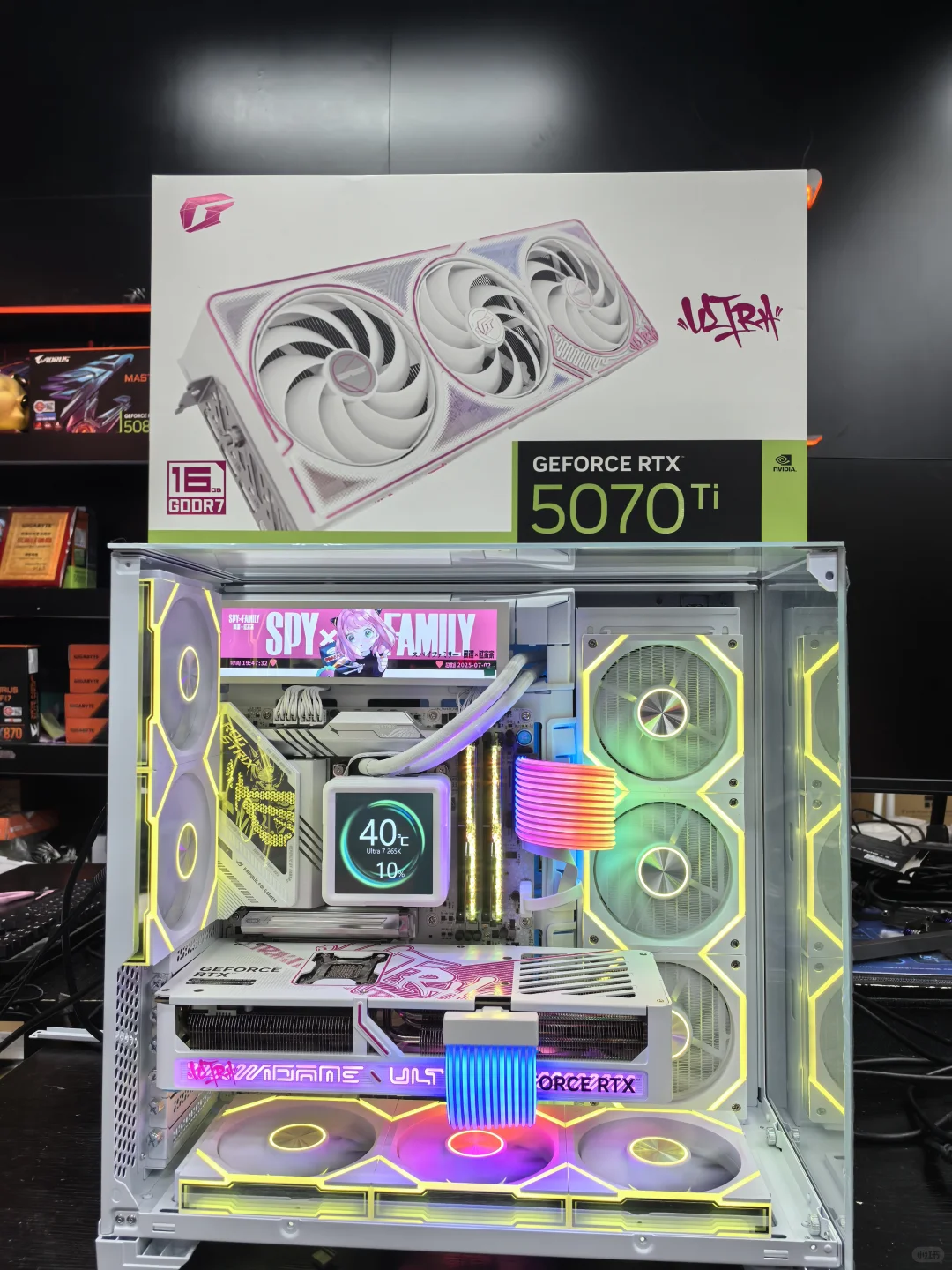 救命！上海宝山男友把顶配浪漫塞进机箱了