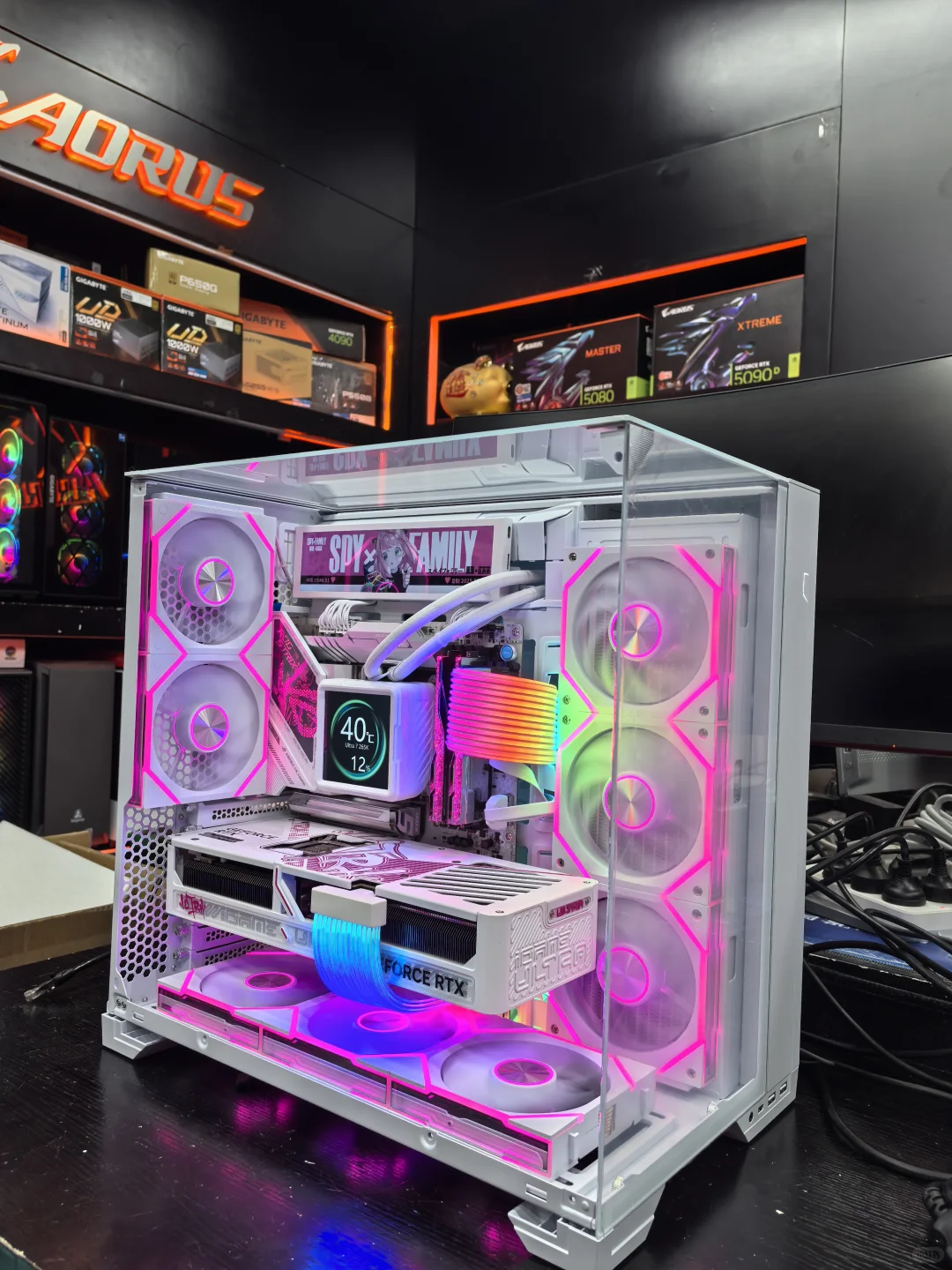 救命！上海宝山男友把顶配浪漫塞进机箱了