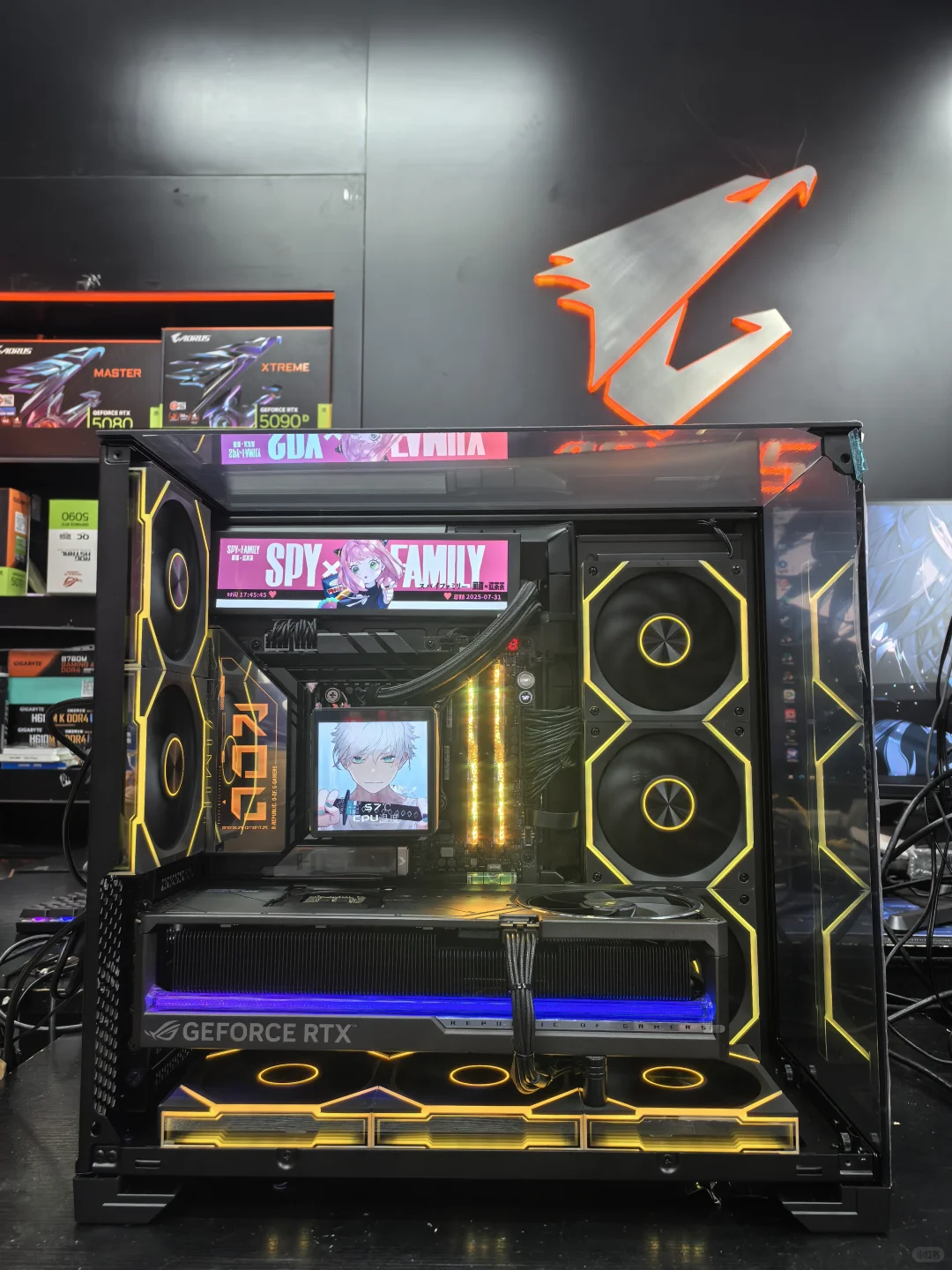 游戏开发小哥哥的梦幻主机，性能拉满💥