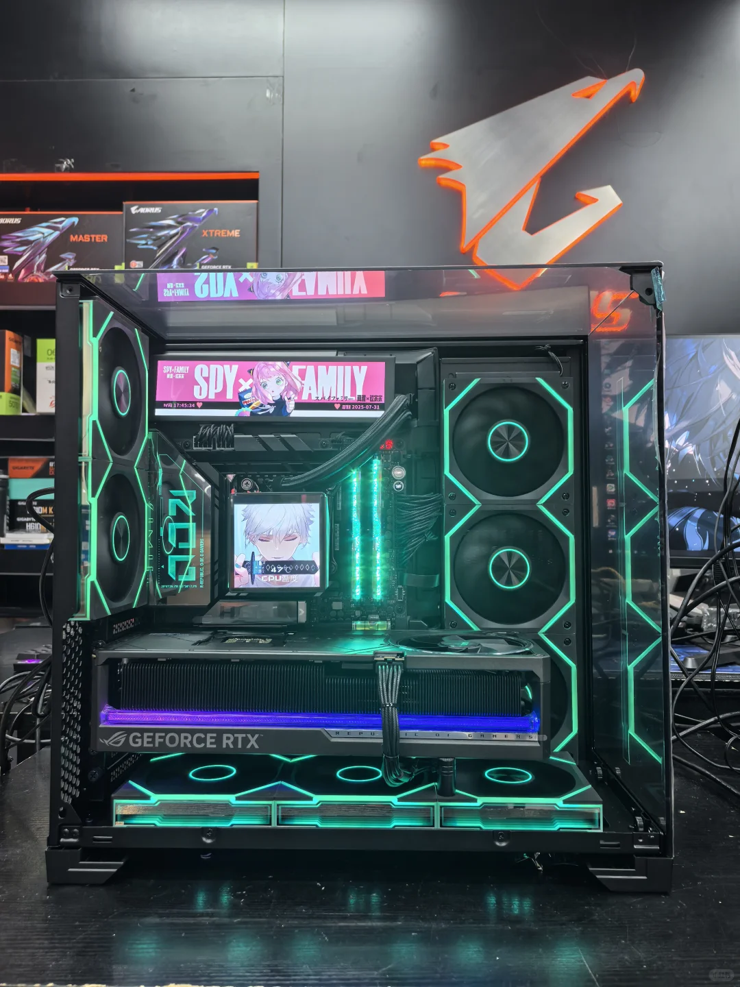 游戏开发小哥哥的梦幻主机，性能拉满💥