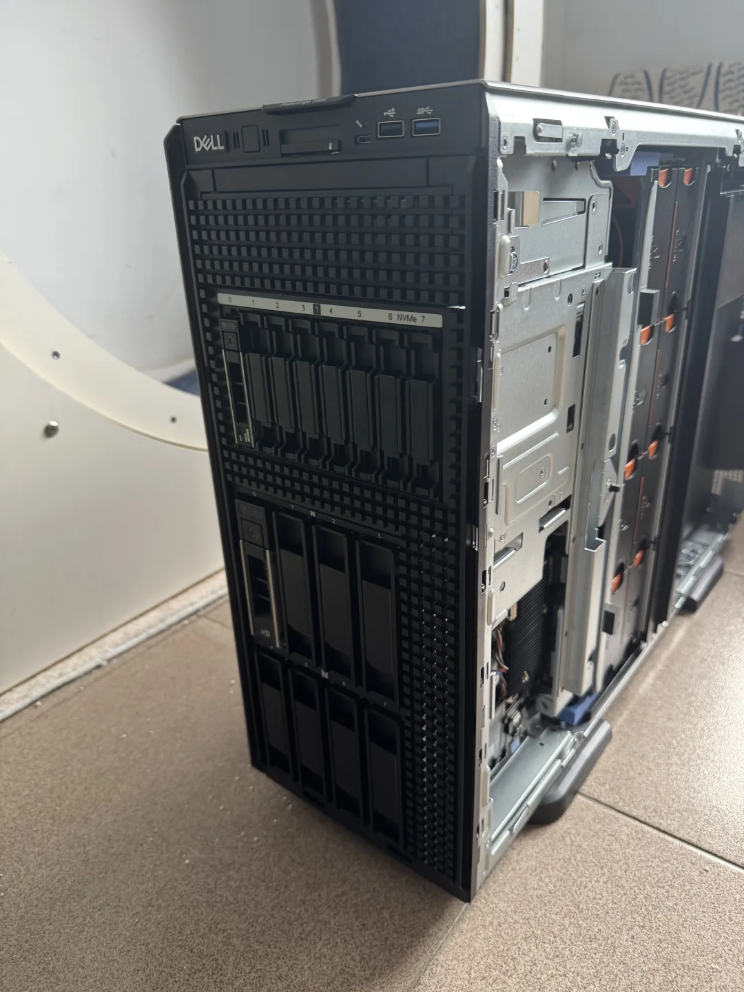 量化交易服务器戴尔双路T560 配置解析