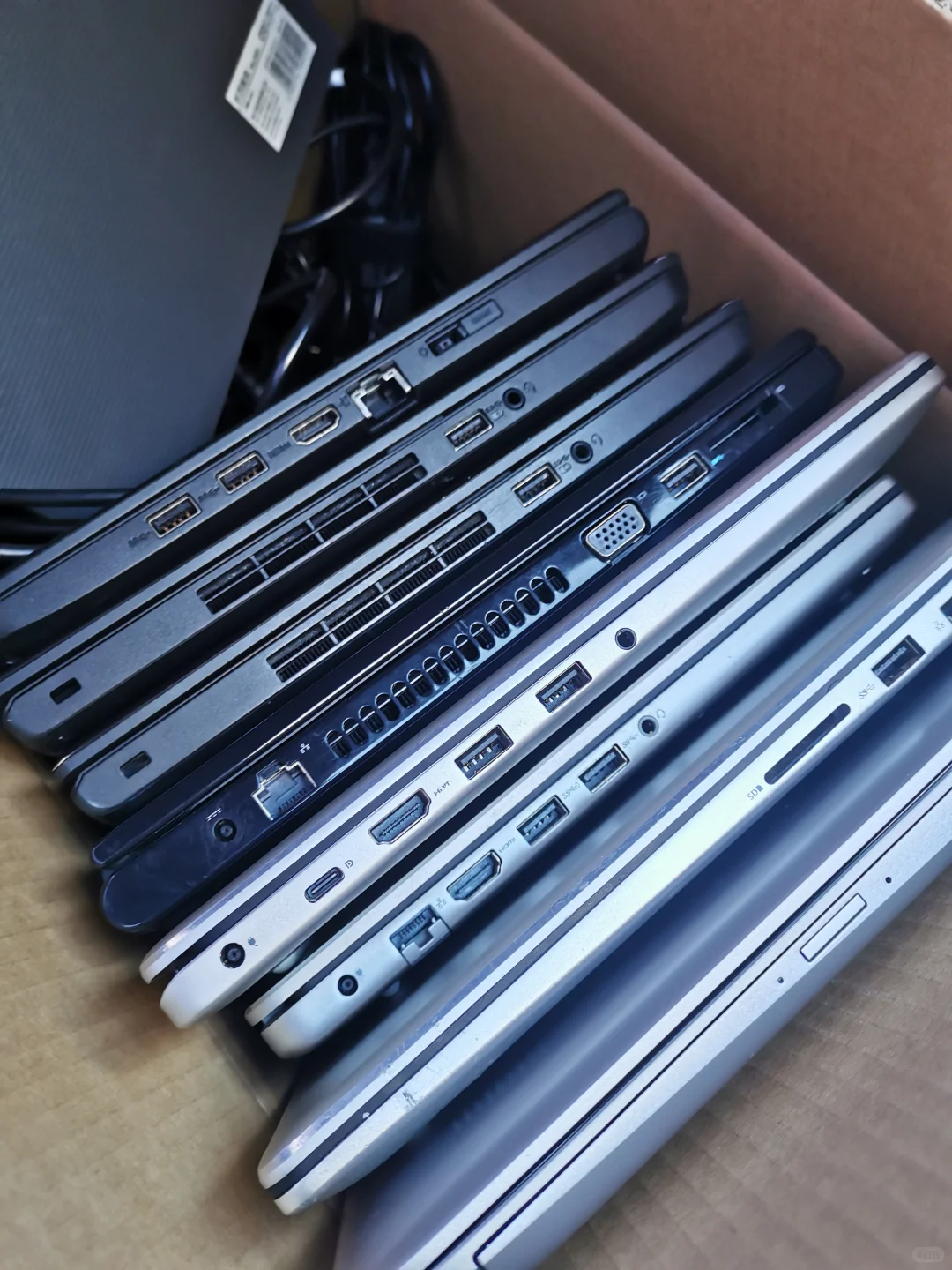 回收一批转卖的公司电脑设备。全部清空！