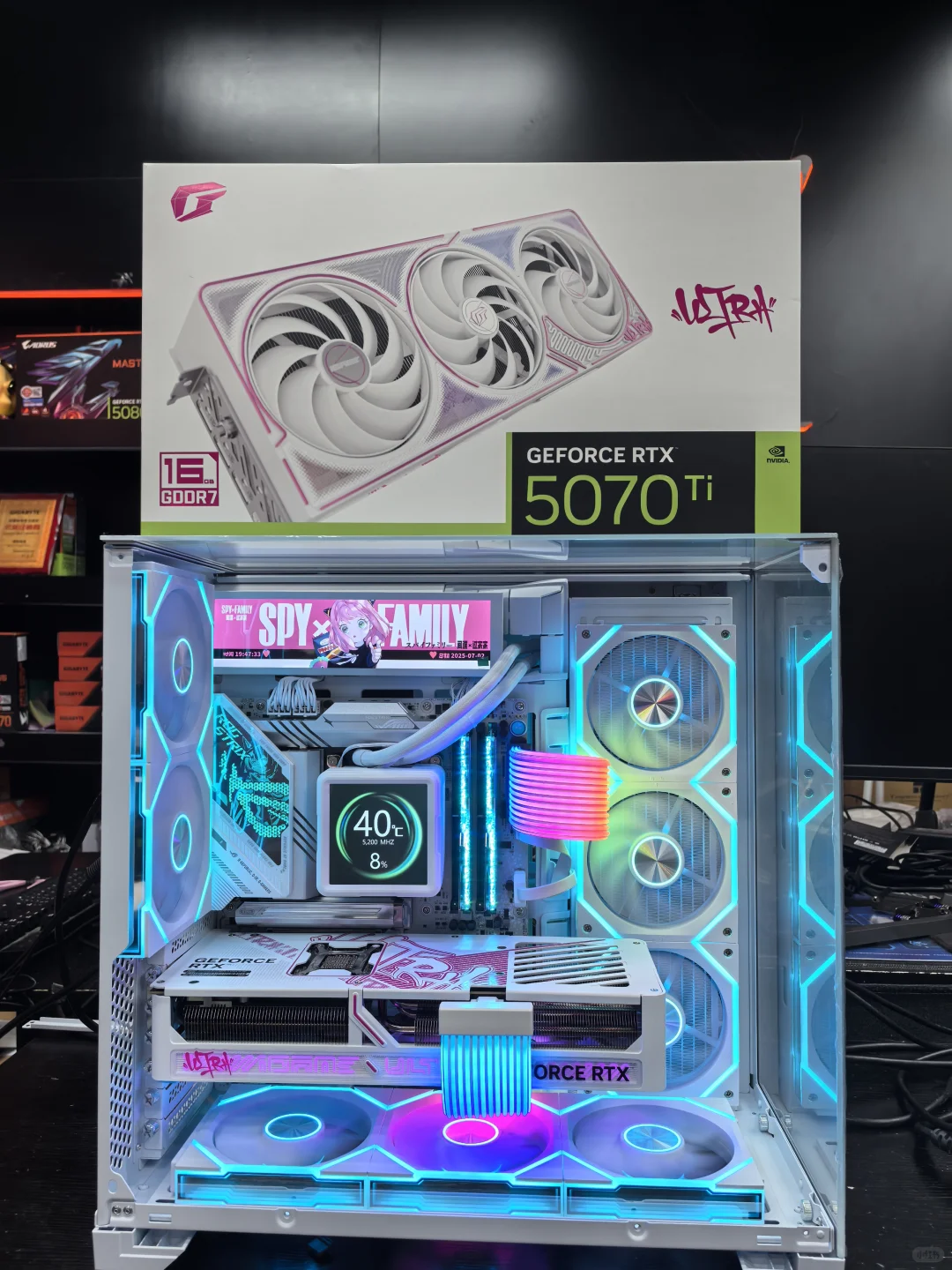 救命！上海宝山男友把顶配浪漫塞进机箱了