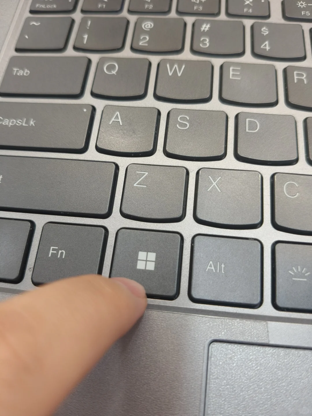 电脑黑屏开不了机怎么办