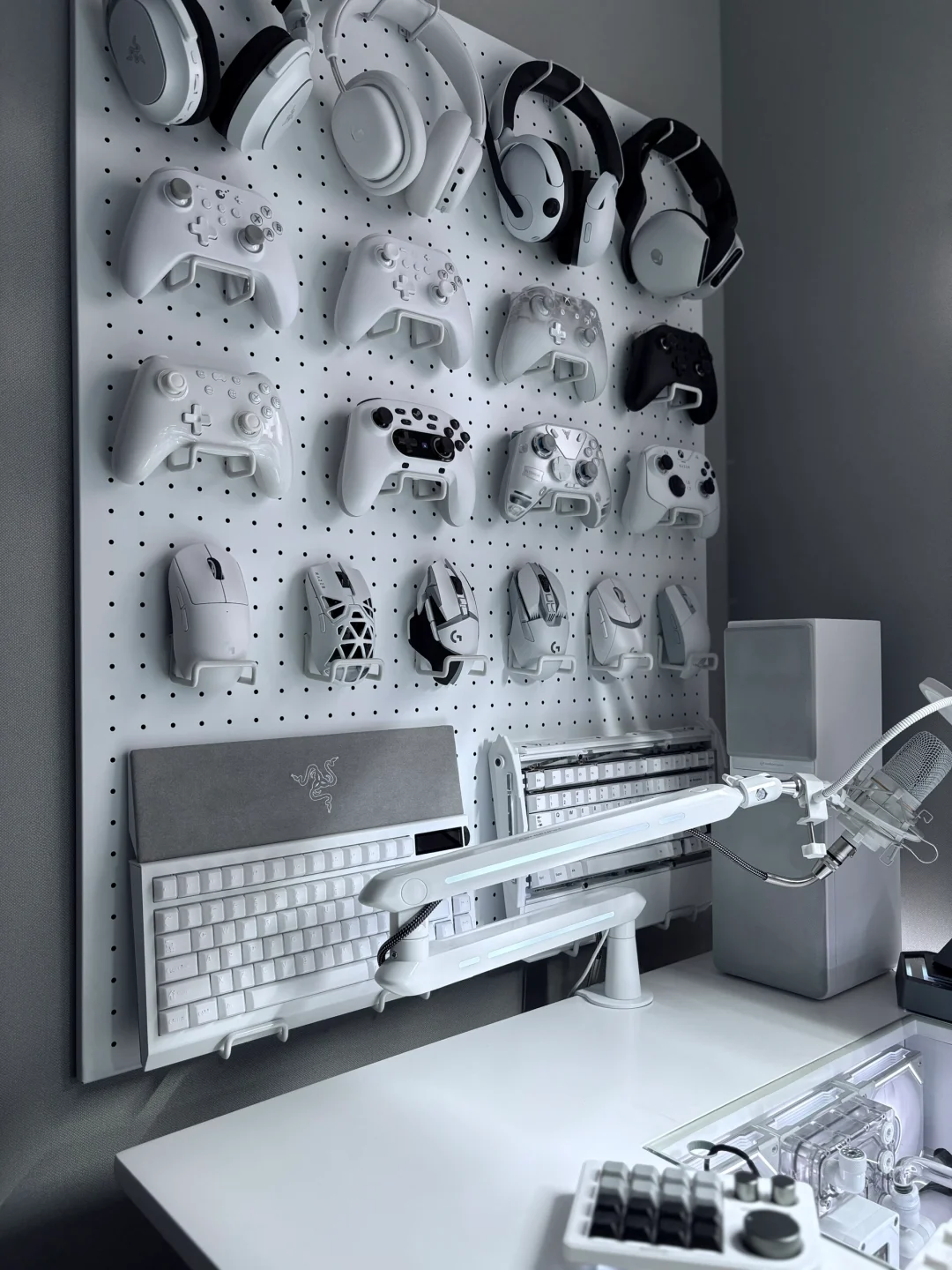 说好的情侣电竞房，却成了我一个人的…