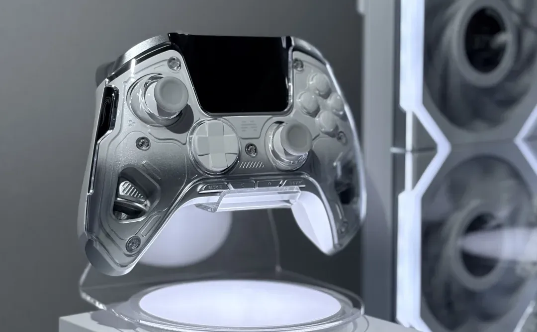 说好的情侣电竞房，却成了我一个人的…