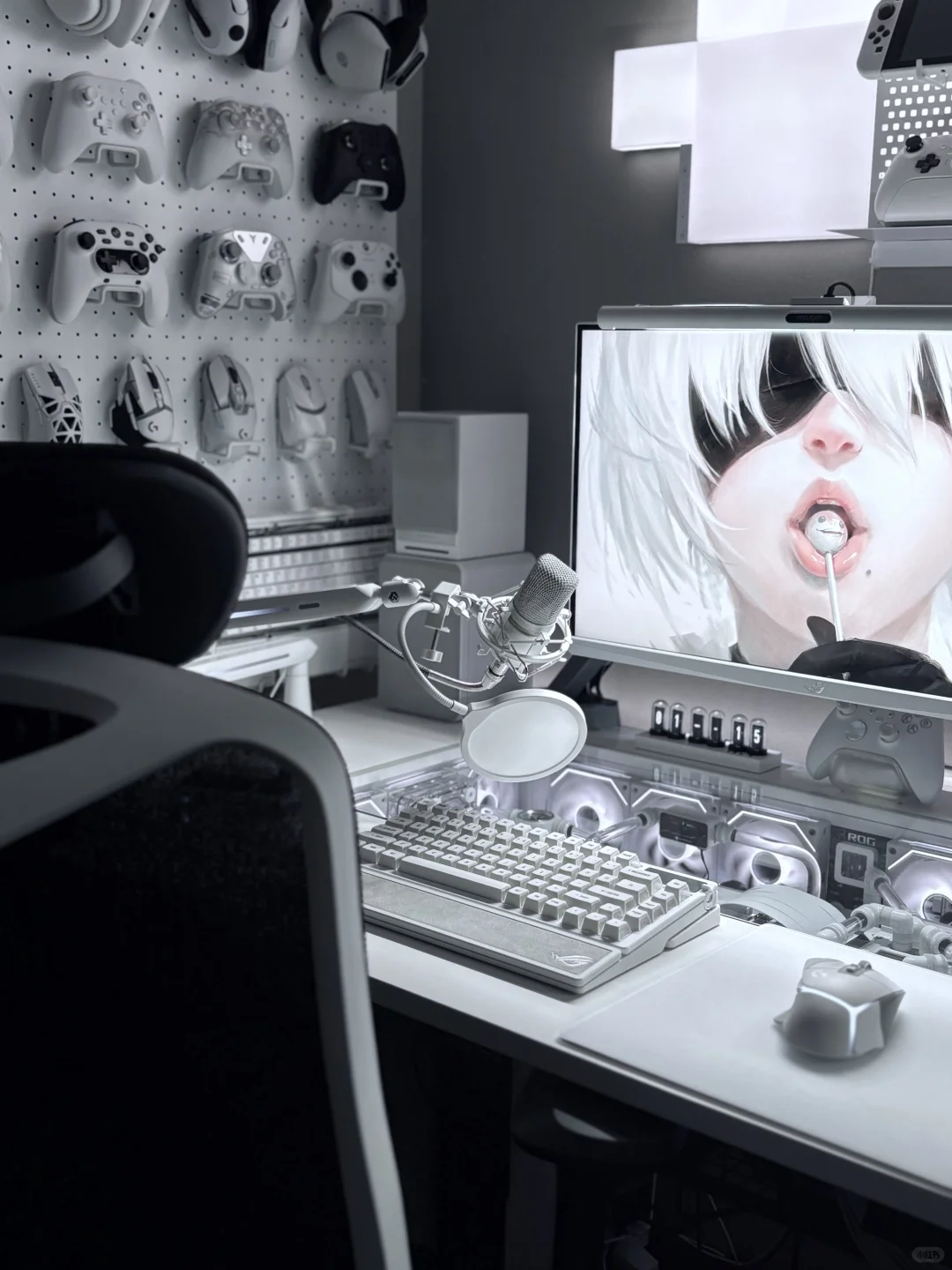 说好的情侣电竞房，却成了我一个人的…