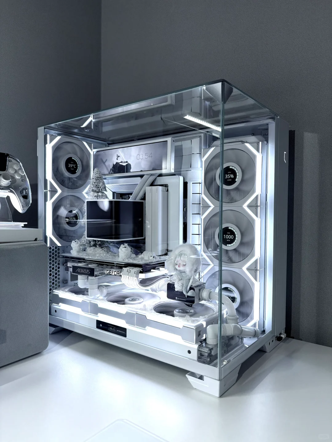 说好的情侣电竞房，却成了我一个人的…