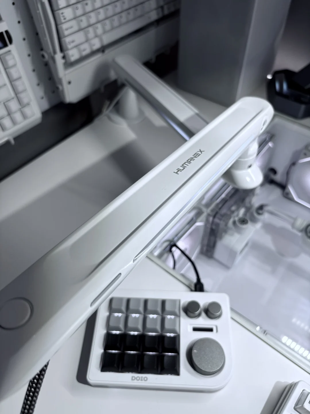 说好的情侣电竞房，却成了我一个人的…